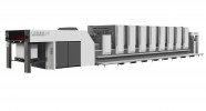 Восьмикрасочная машина KOMORI GL40 с двумя секциями лака для печати упаковки из картона, установленная в типографии SG360° (Иллинойс, США)